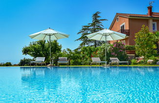 Photo 2 - Appartement de 2 chambres à Kaštelir-Labinci avec piscine et jardin