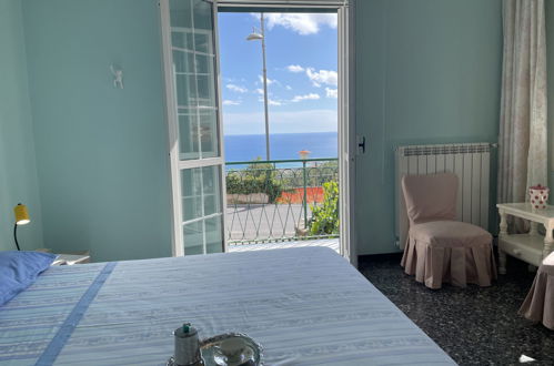 Photo 4 - Maison de 1 chambre à Pietra Ligure avec jardin et vues à la mer