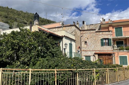 Foto 15 - Casa con 1 camera da letto a Pietra Ligure con giardino e vista mare