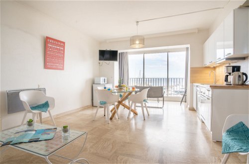 Photo 6 - Appartement de 2 chambres à Hyères avec vues à la mer