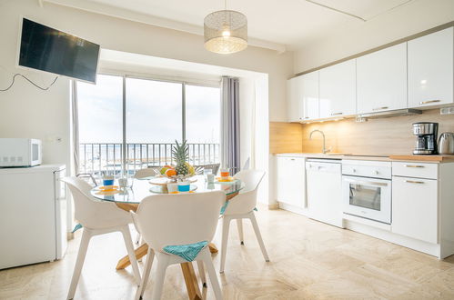 Foto 7 - Apartamento de 2 habitaciones en Hyères con vistas al mar