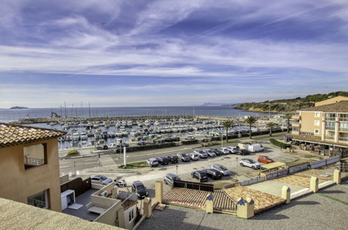 Foto 19 - Apartamento de 2 habitaciones en Six-Fours-les-Plages con piscina y vistas al mar