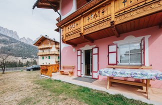 Foto 3 - Apartamento de 2 quartos em San Giovanni di Fassa-Sèn Jan com terraço e vista para a montanha