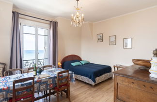 Foto 3 - Apartamento de 1 habitación en Cabourg con vistas al mar