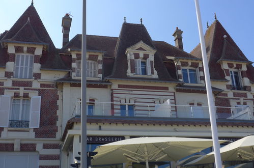 Foto 15 - Apartamento en Cabourg con vistas al mar