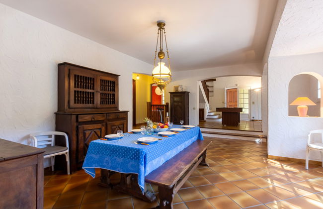 Casa de 5 quartos em Saint-Raphaël com piscina privada e jardim - Foto 5