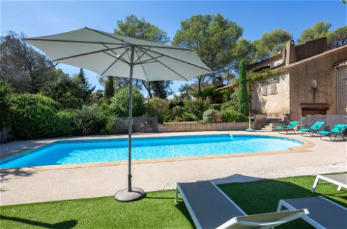 Foto 18 - Casa de 4 quartos em Saint-Raphaël com piscina privada e vistas do mar