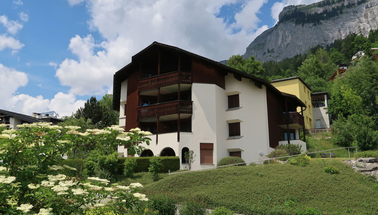 Apartment mit 2 Schlafzimmern in Flims mit garten - Foto 1