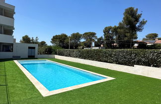 Foto 3 - Apartamento em Saint-Raphaël com piscina e jardim