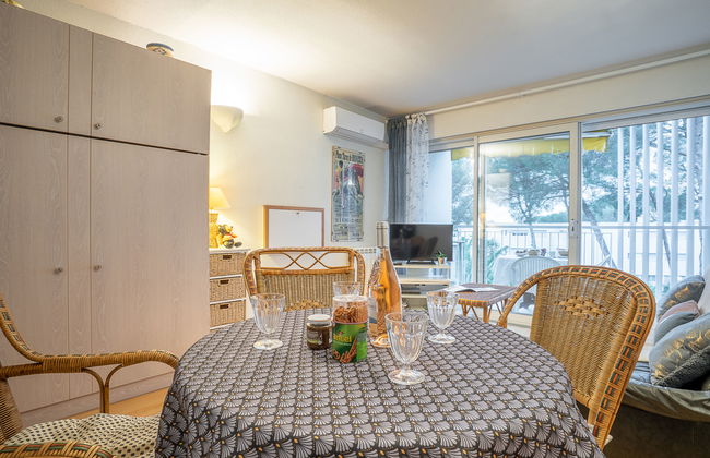 Apartamento de 1 quarto em Saint-Raphaël com piscina e jardim - Foto 4