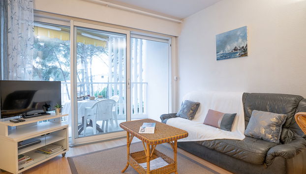 Apartamento de 1 quarto em Saint-Raphaël com piscina e jardim - Foto 2