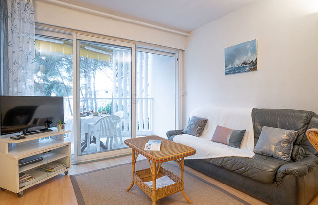 Apartamento de 1 quarto em Saint-Raphaël com piscina e jardim - Foto 2