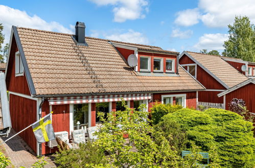 Photo 1 - Maison de 3 chambres à Mölltorp avec jardin et terrasse