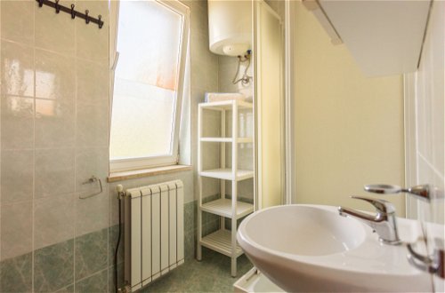 Foto 11 - Appartamento con 2 camere da letto a Tar-Vabriga con piscina e vista mare