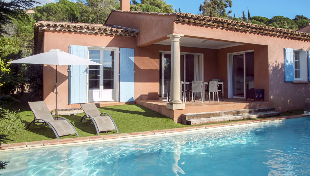 Casa con 4 camere da letto a Cavalaire-sur-Mer con piscina privata e giardino - Foto 1
