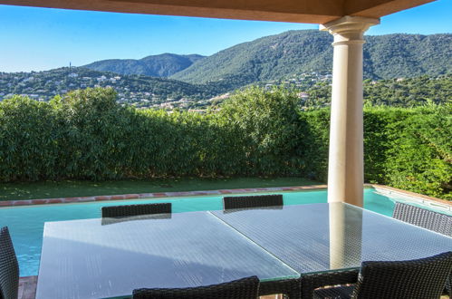 Photo 2 - Maison de 3 chambres à Cavalaire-sur-Mer avec piscine privée et vues à la mer