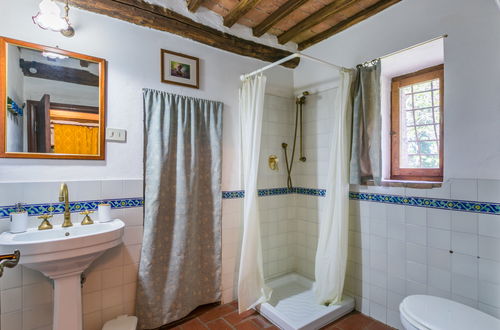 Foto 20 - Casa de 4 quartos em Siena com piscina privada e jardim