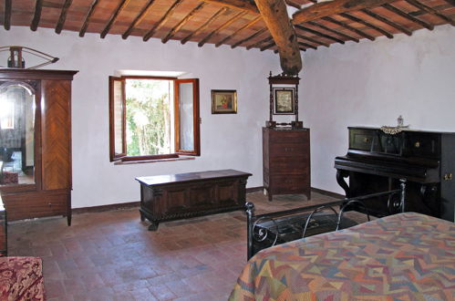 Foto 12 - Casa con 4 camere da letto a Siena con piscina privata e giardino