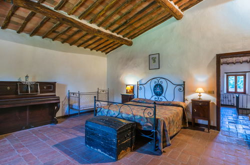 Foto 34 - Casa de 4 quartos em Siena com piscina privada e jardim