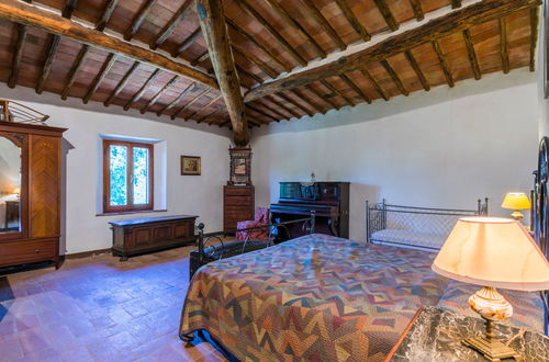 Foto 35 - Casa de 4 quartos em Siena com piscina privada e jardim