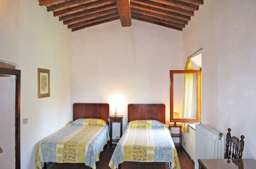 Foto 17 - Casa de 4 quartos em Siena com piscina privada e jardim