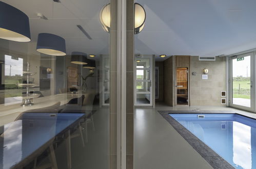 Photo 5 - Maison de 7 chambres à Colijnsplaat avec piscine privée et vues à la mer