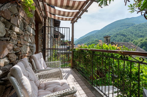 Photo 1 - Maison de 1 chambre à Bognanco avec jardin et vues sur la montagne