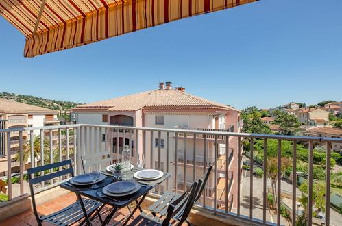 Photo 3 - Apartment in Sainte-Maxime with swimming pool and terrace