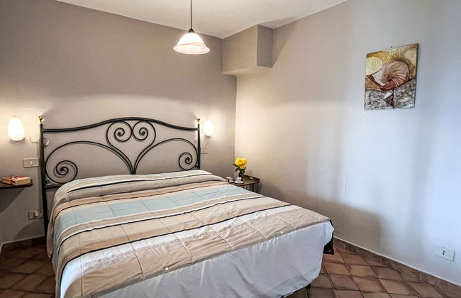 Apartamento de 2 quartos em Prelà com piscina e jardim - Foto 9