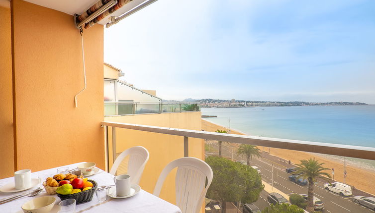 Foto 1 - Appartamento con 1 camera da letto a Fréjus con terrazza e vista mare