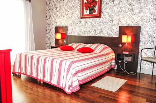 Foto 2 - Casa con 4 camere da letto a Saint-Génis-des-Fontaines con piscina privata e giardino