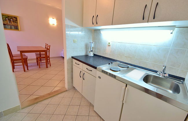 Apartamento de 2 quartos em Orebić com piscina e jardim - Foto 9