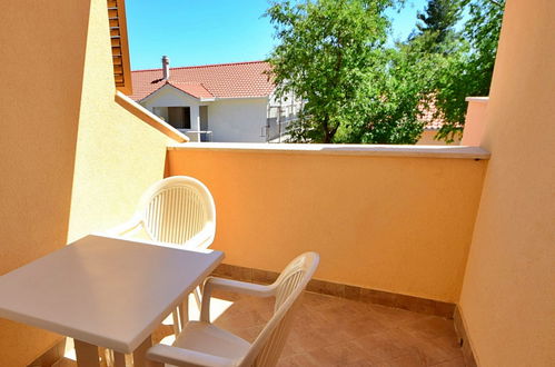 Photo 4 - 1 bedroom Apartment in Orebić with swimming pool and garden