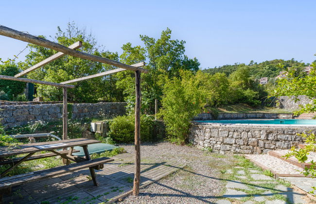 Casa de 3 quartos em Pignone com piscina e jardim - Foto 28