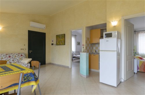 Photo 10 - 2 bedroom Apartment in Imperia with garden and sea view