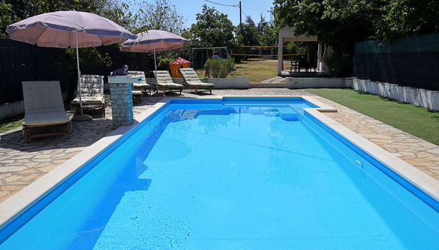 Spacious Prgomet Retreat With Private Pool, Fitness Centre, and Garden - Foto 4
