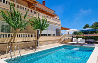 Foto 1 - Appartamento con 2 camere da letto a Rab con piscina e terrazza