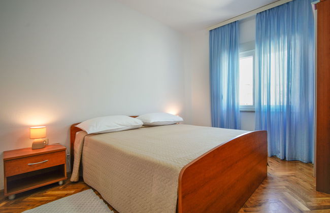Apartamento de 3 quartos em Rab com piscina e terraço - Foto 11