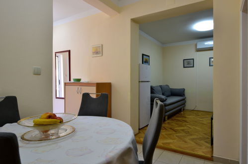 Photo 8 - 2 bedroom Apartment in Rab with swimming pool and terrace