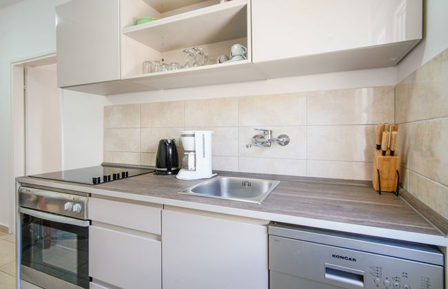 Apartamento de 3 quartos em Rab com piscina e terraço - Foto 9