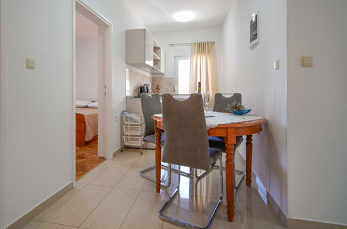 Foto 7 - Apartment mit 2 Schlafzimmern in Rab mit schwimmbad und terrasse