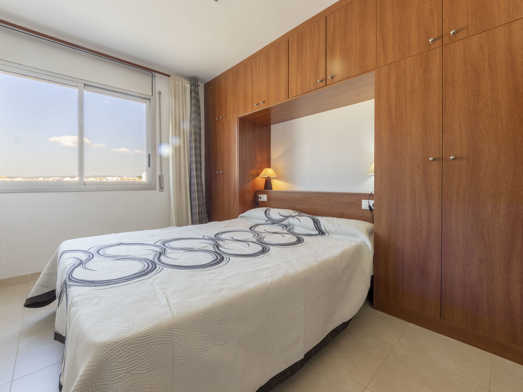 Foto 15 - Apartment mit 3 Schlafzimmern in Torredembarra mit schwimmbad und blick aufs meer