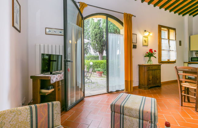 Casa de 2 quartos em Poggibonsi com piscina e jardim - Foto 19
