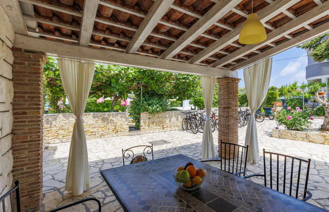 Apartamento de 3 quartos em Umag com piscina e jardim - Foto 9