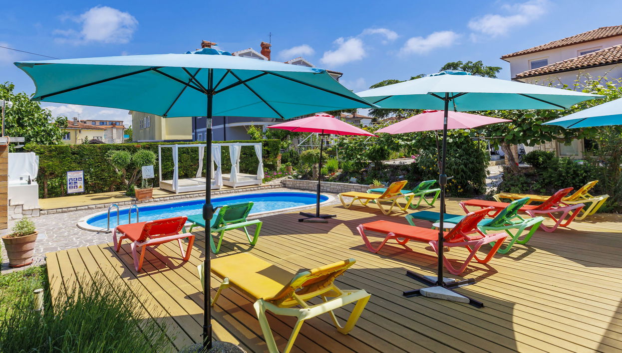 Apartamento de 3 quartos em Umag com piscina e jardim - Foto 1