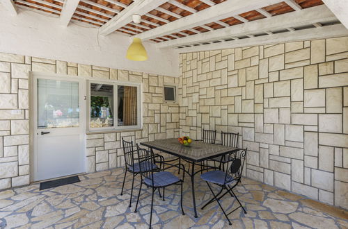 Photo 31 - 2 bedroom Apartment in Umag with swimming pool and garden