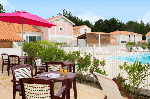 Photo 15 - 1 bedroom House in Saint-Hilaire-de-Riez with swimming pool and sea view