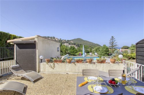 Foto 15 - Apartamento de 2 quartos em Saint-Cyr-sur-Mer com piscina e vistas do mar