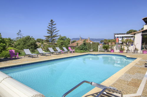 Foto 2 - Apartamento de 2 quartos em Saint-Cyr-sur-Mer com piscina e vistas do mar