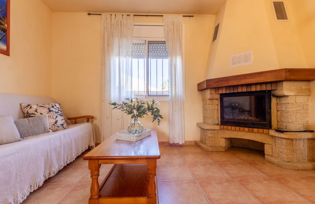 4 bedroom House in Deltebre with private pool and garden - Photo 12